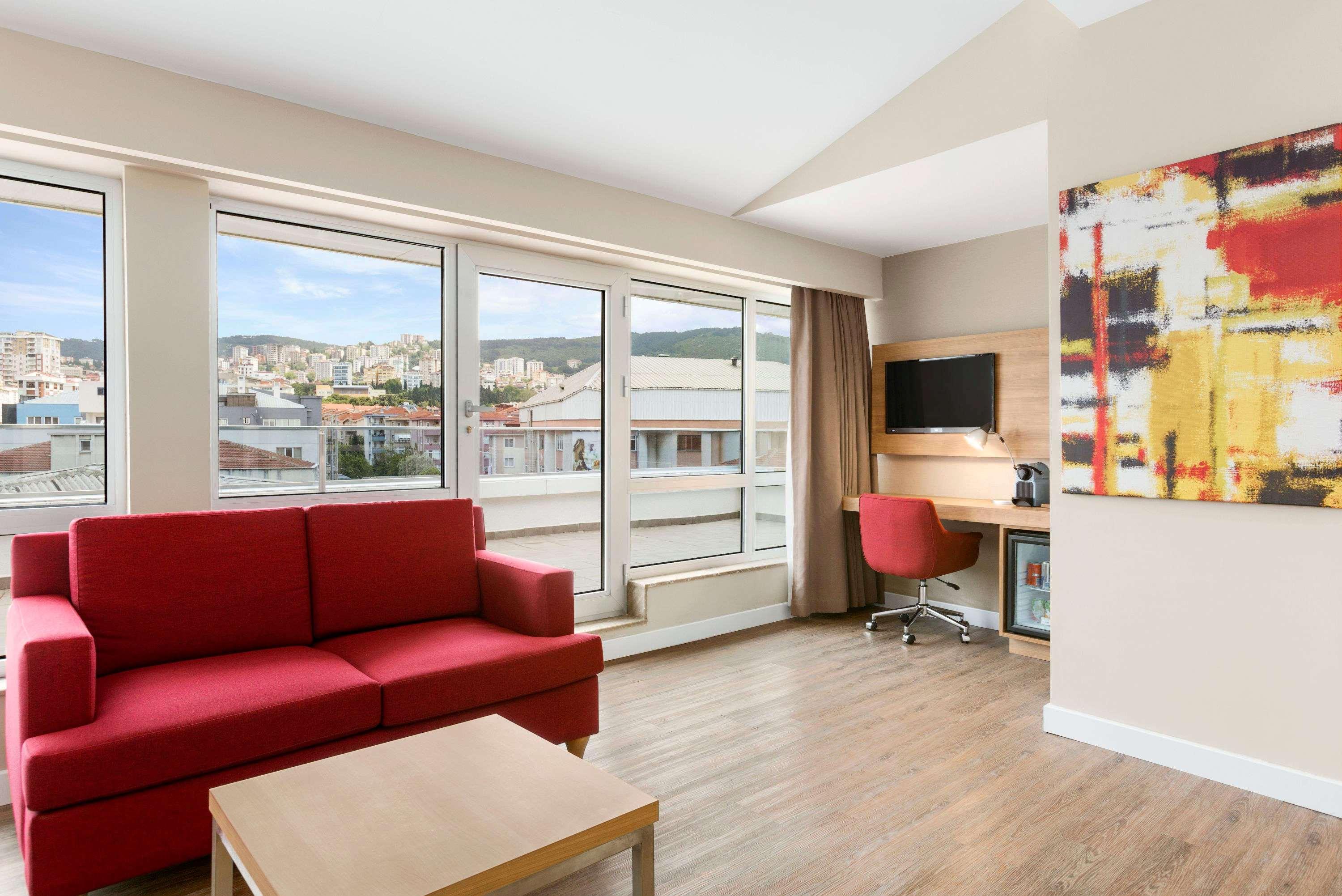 Ramada Encore Istanbul Kartal Екстериор снимка