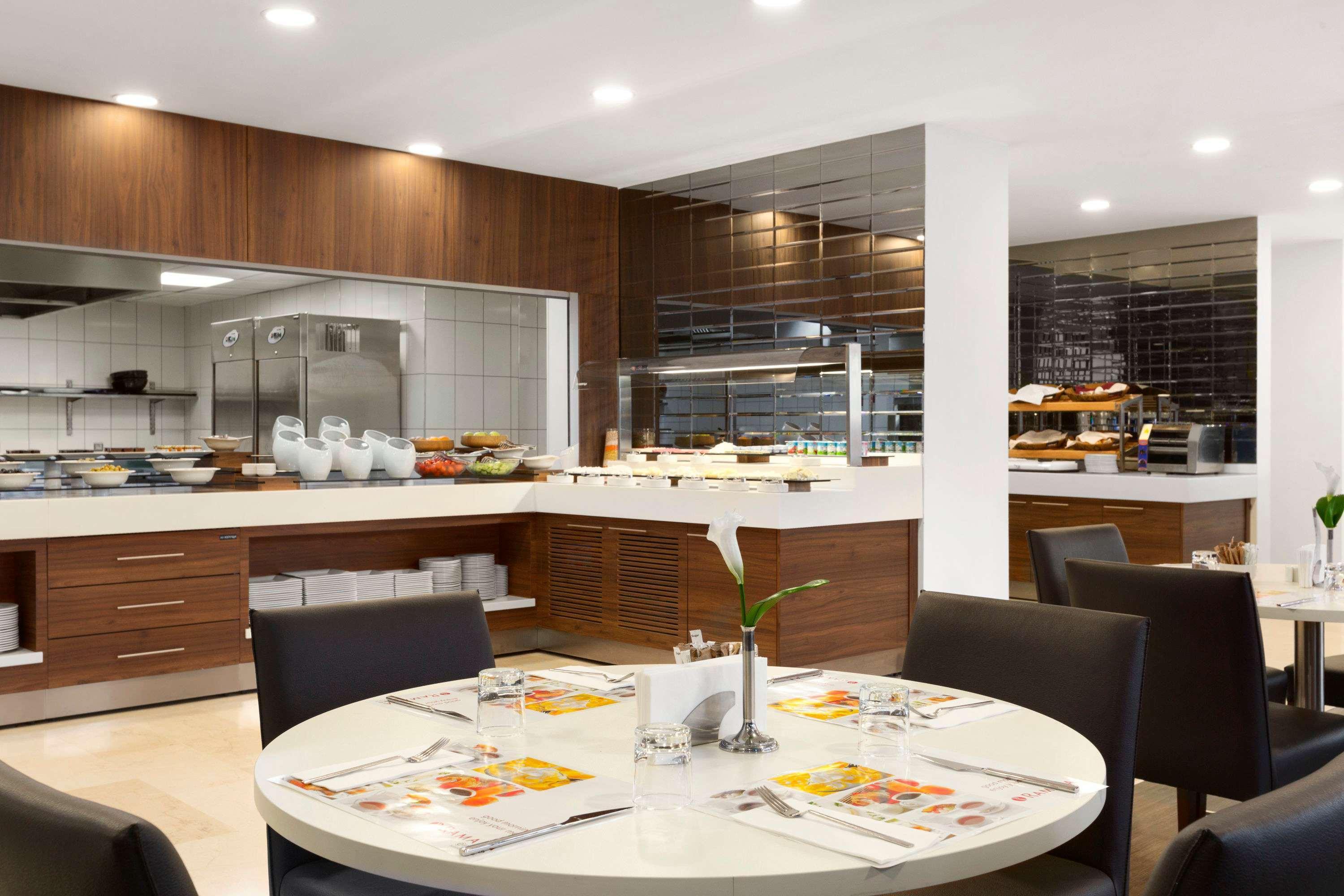 Ramada Encore Istanbul Kartal Екстериор снимка