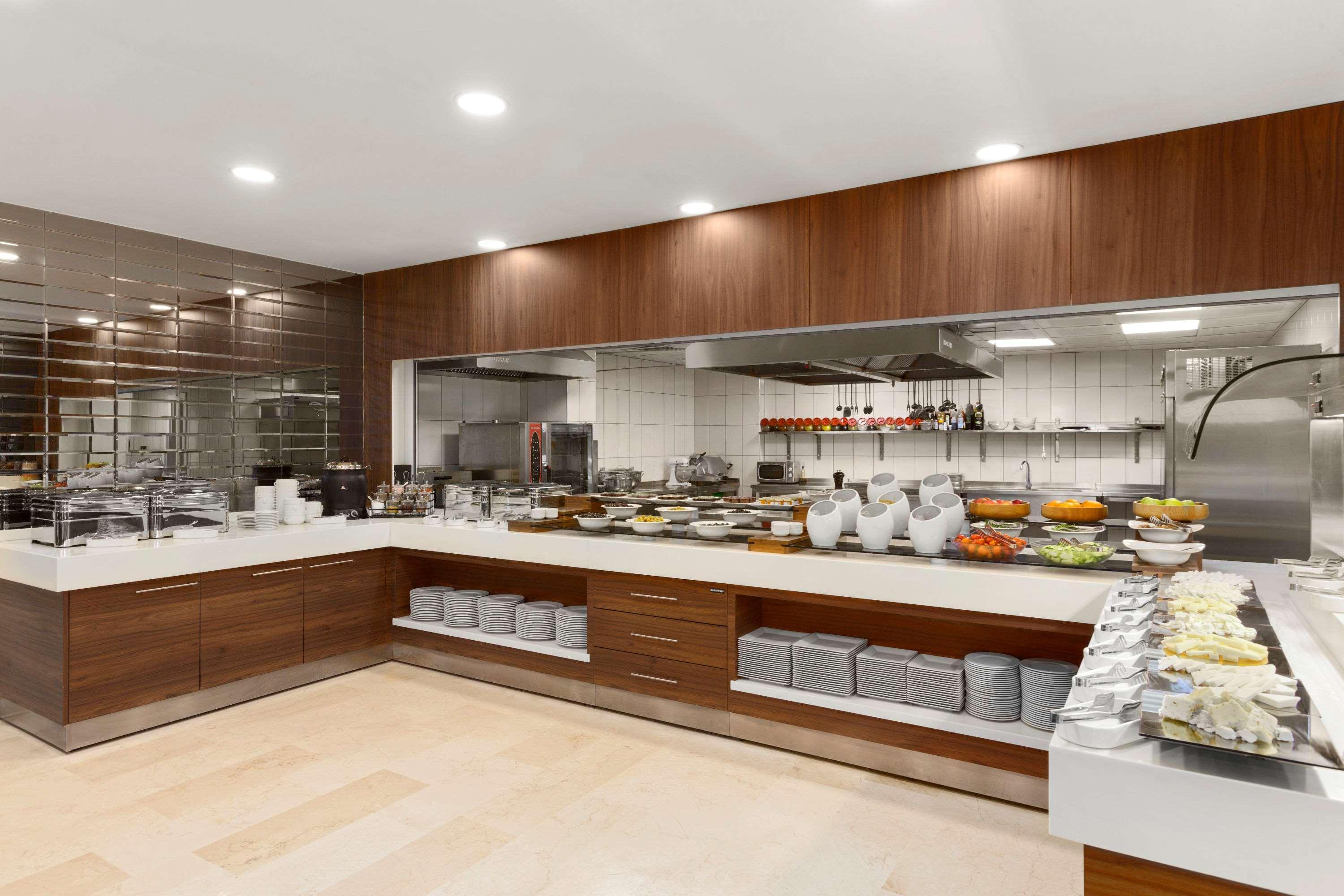 Ramada Encore Istanbul Kartal Екстериор снимка