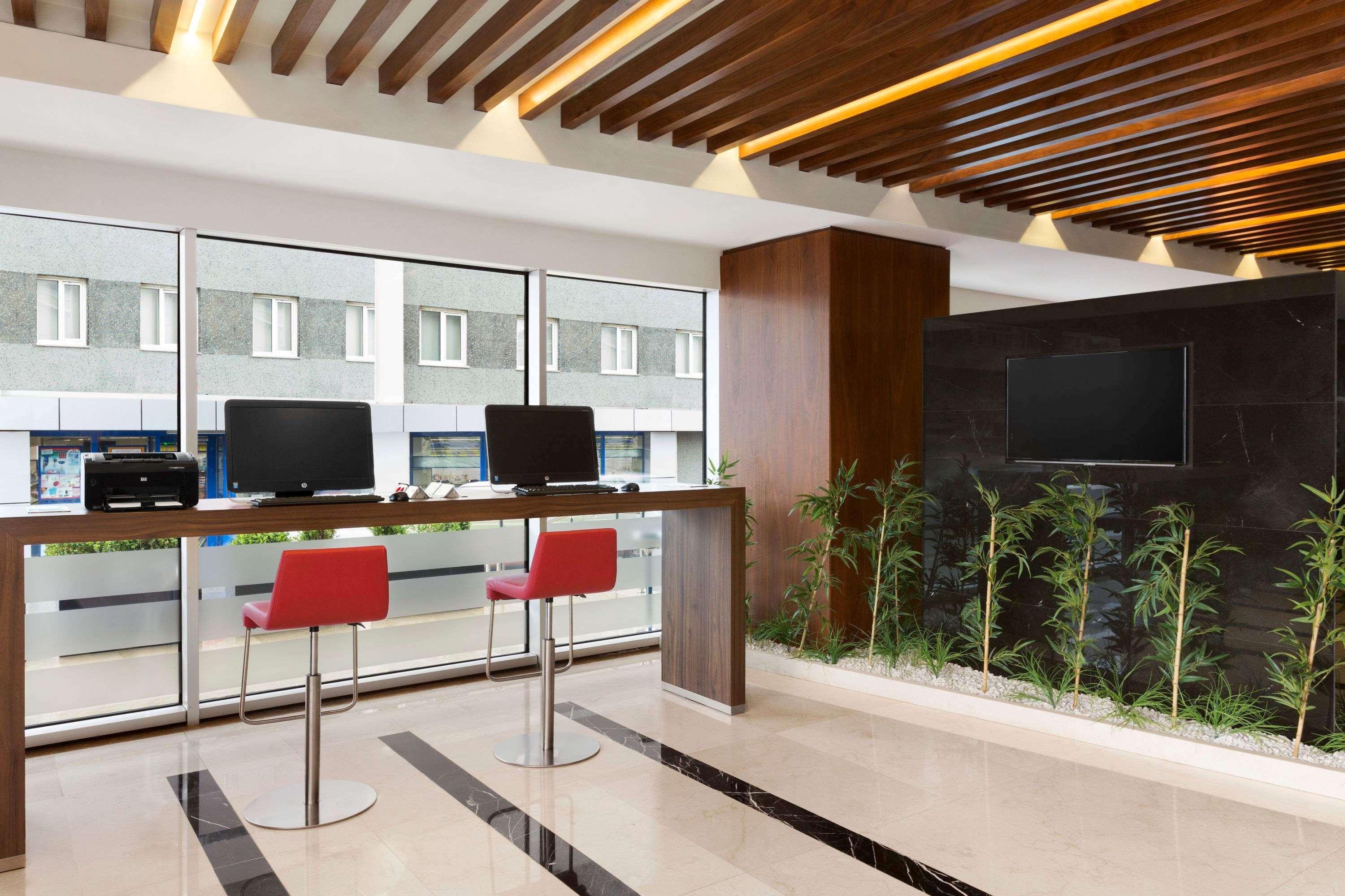 Ramada Encore Istanbul Kartal Екстериор снимка