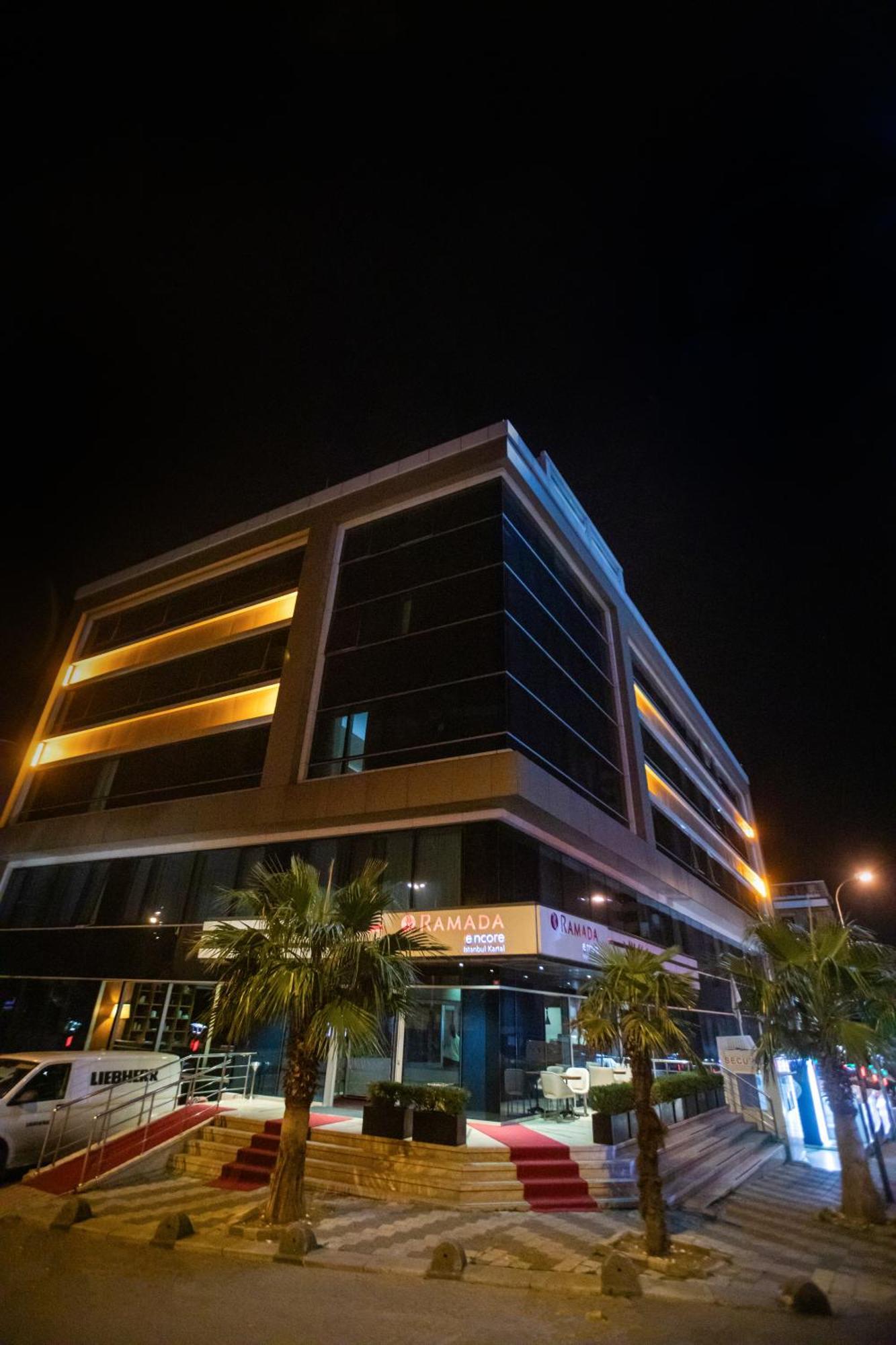 Ramada Encore Istanbul Kartal Екстериор снимка