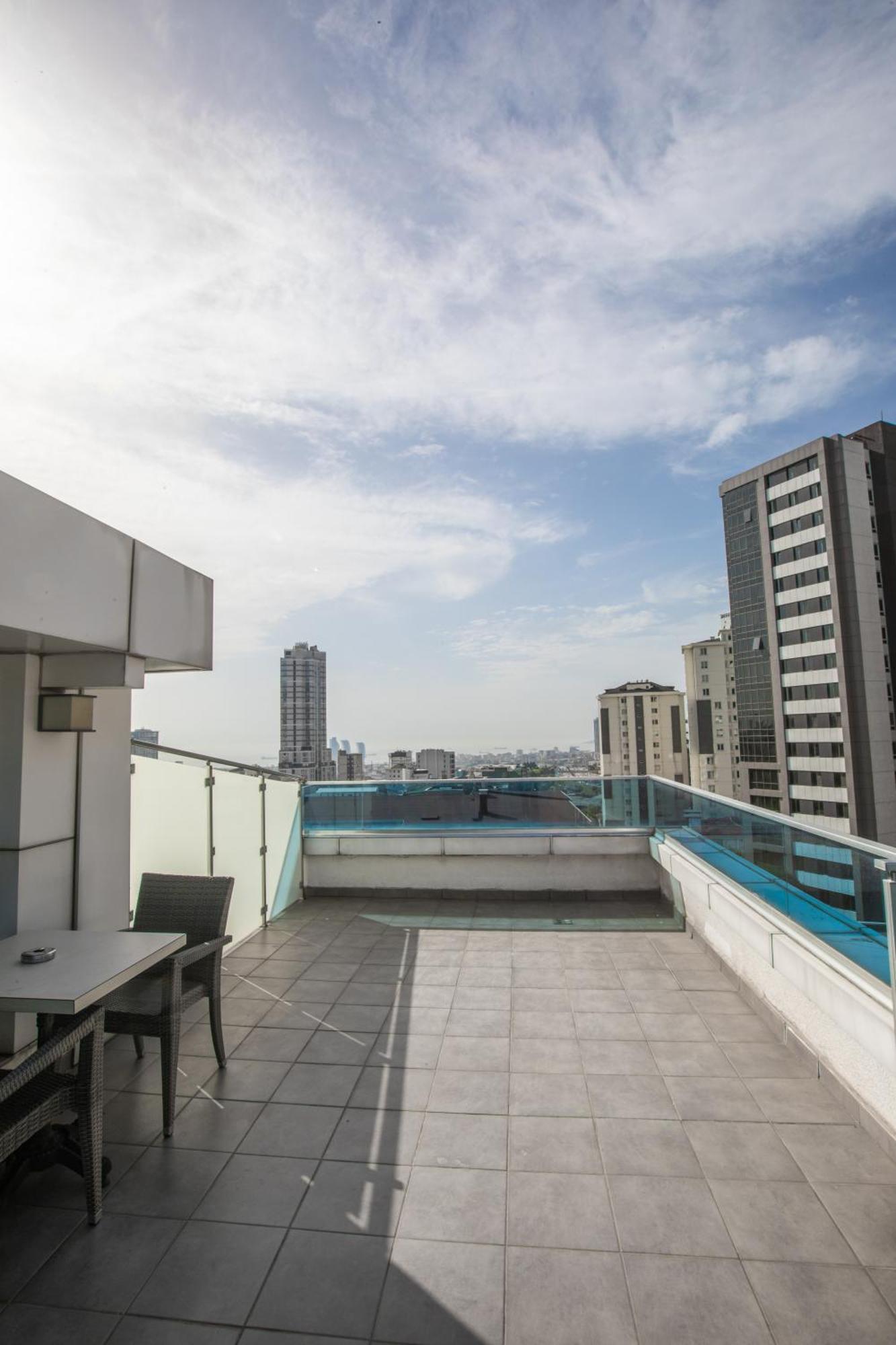 Ramada Encore Istanbul Kartal Екстериор снимка
